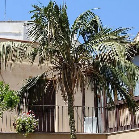 Appartement Antica Corte Delle Ninfee, Historical Private Trapani