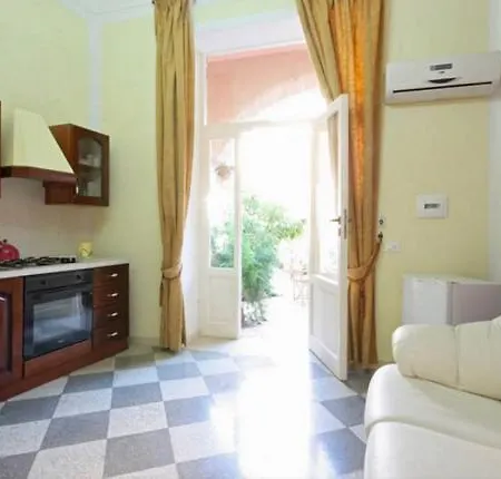 Appartamento Antica Corte Delle Ninfee, Historical Private Trapani